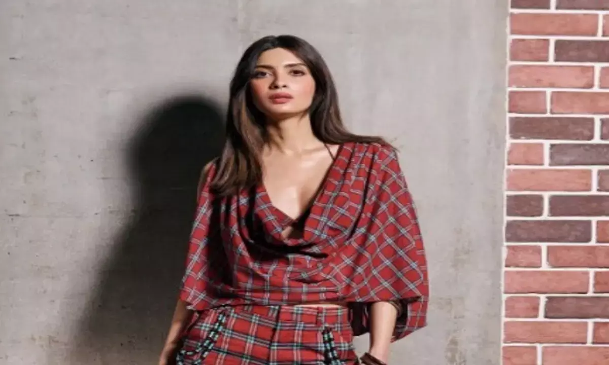 एक्ट्रेस डायना पेंटी का खूबसूरत लुक