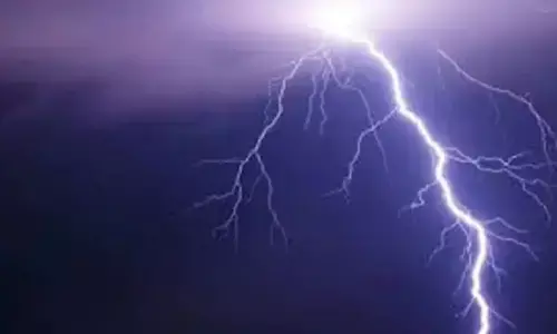 राजधानी में गिरी बिजली : दोपहर में अचानक बदला मौसम का मिजाज, स्कूल मैदान में खेल रहे छात्र की मौत