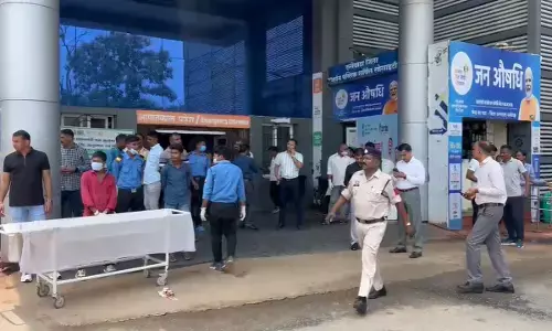 IED की चपेट में आए दो जवान