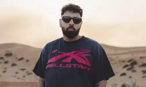 बादशाह ने US कॉन्सर्ट में अपने अनोखे अंदाज से जीता फैंस का दिल। बादशाह ने US कॉन्सर्ट में अपने अनोखे अंदाज से जीता फैंस का दिल।