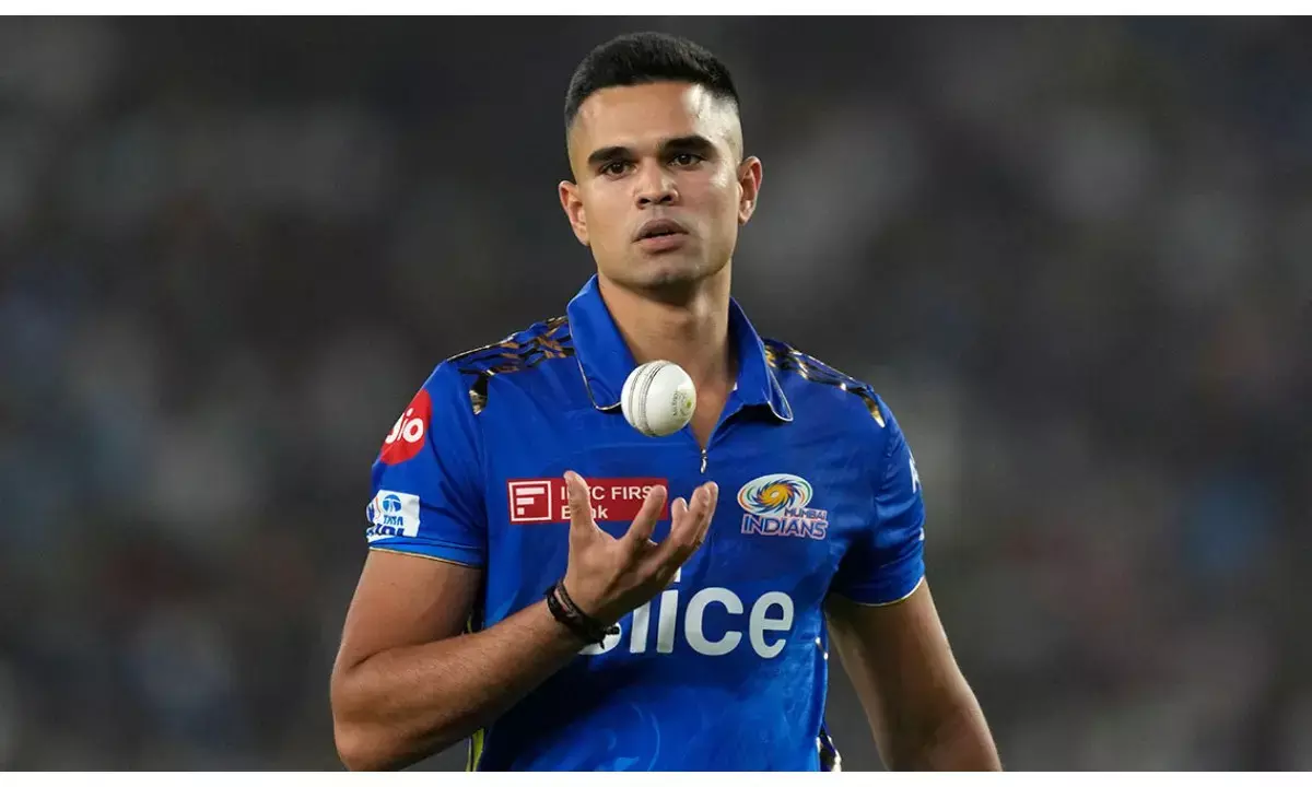 अर्जुन तेंदुलकर सगाई के बाद पहले मैच में ही चमके, पहली बॉल पर विकेट फिर खोला पंजा