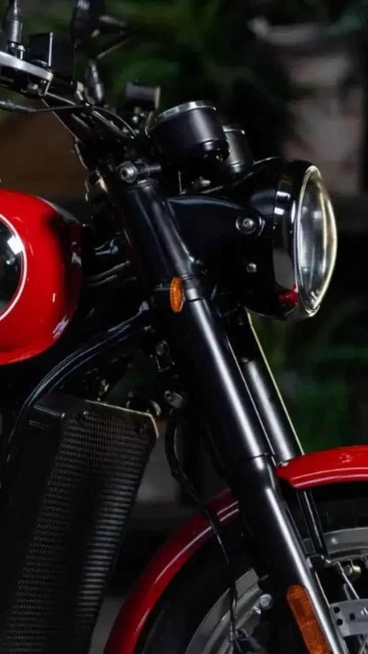 40,000 रुपये के शानदार डिस्काउंट के साथ खरीदें BSA गोल्ड स्टार 650, देखें