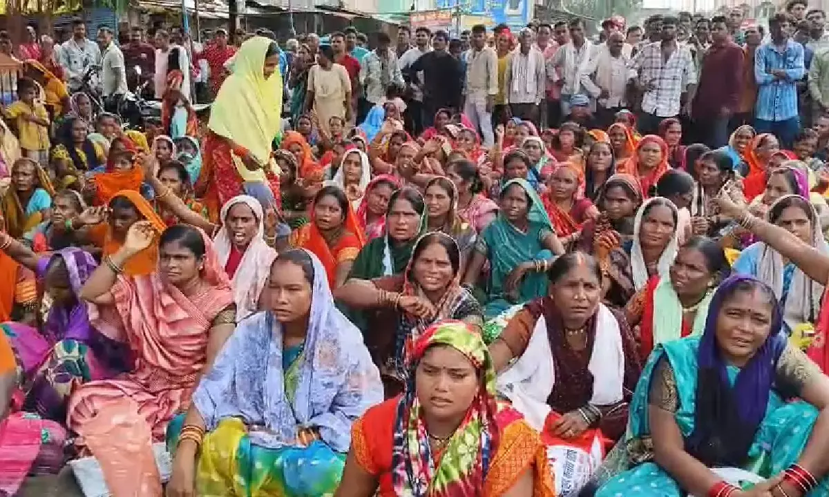 स्टोन क्रेशर खदान के खिलाफ आंदोलन : FIR पर भड़के ग्रामीण, सामूहिक जेल भरो आंदोलन की दी चेतावनी