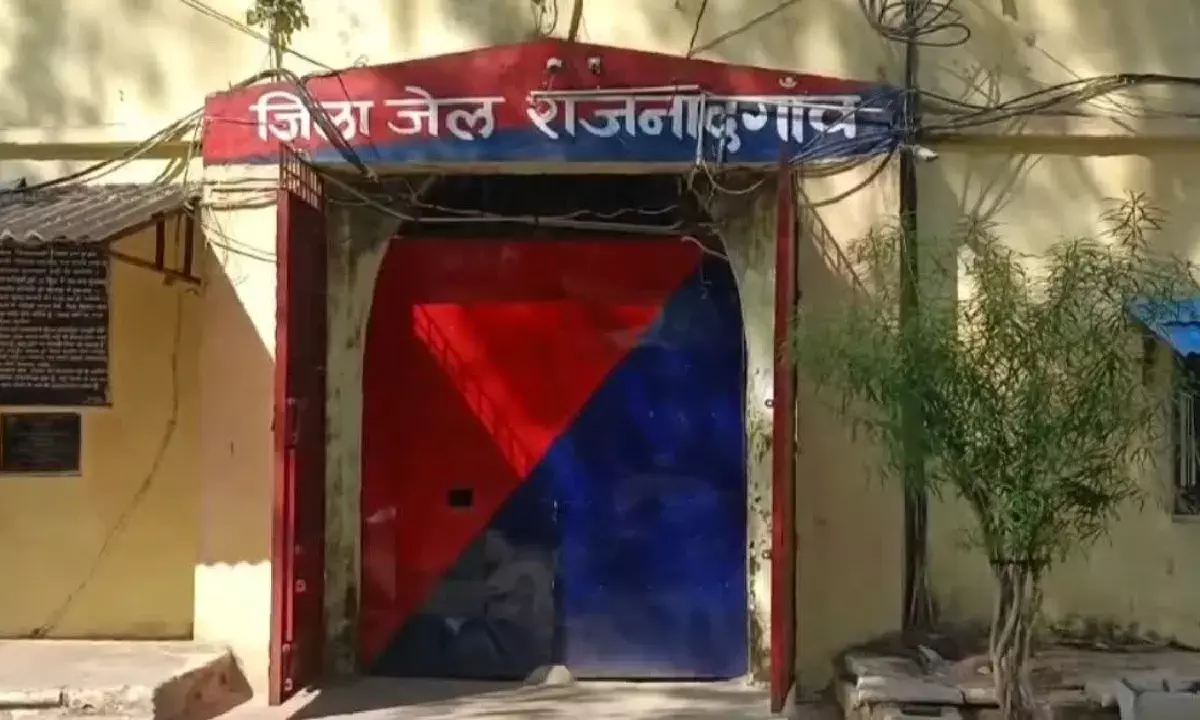 राजनांदगांव जेल में गैंगवार : एक गुट ने दूसरे गुट के युवक पर हथियारों से किया जानलेवा हमला