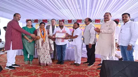 शिक्षक सम्मान समारोहः बेरला विकासखंड के 27 सेवानिवृत समेत 42 शिक्षकों का हुआ सम्मान शिक्षक सम्मान समारोहः बेरला विकासखंड के 27 सेवानिवृत समेत 42 शिक्षकों का हुआ सम्मान