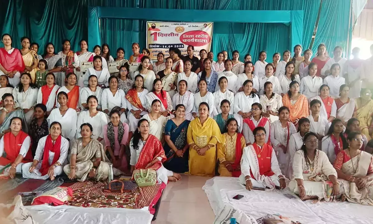 महिला पतंजलि योग समिति की कार्यशाला: जया मिश्रा ने कहा- योग को हम अपने दैनिक जीवन में अनिवार्य रूप से शामिल करें