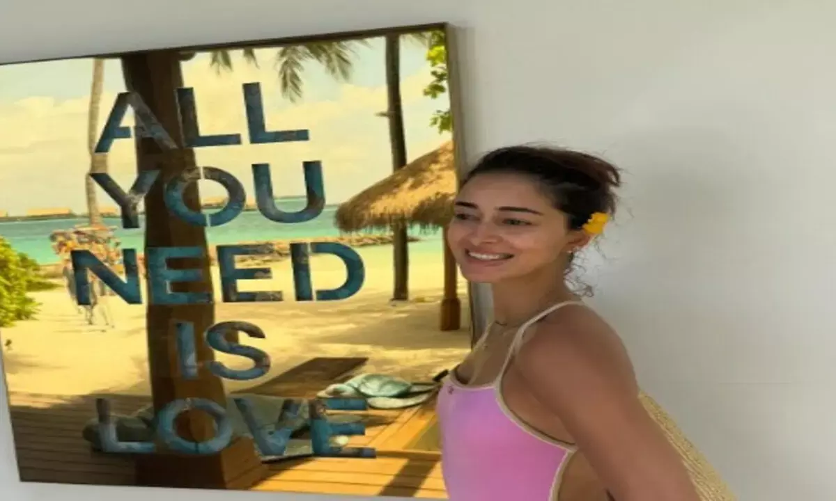 एक्ट्रेस अनन्या पांडे का वेकेशन वाला लुक