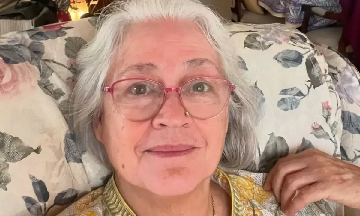 स्टेज 4 कैंसर से जंग लड़ रहीं नफीसा अली, सोशल मीडिया पर साझा किया भावुक संदेश।