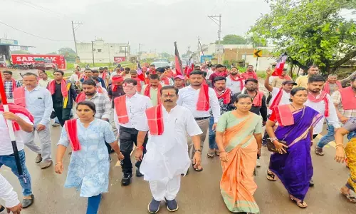 पैदल मार्च