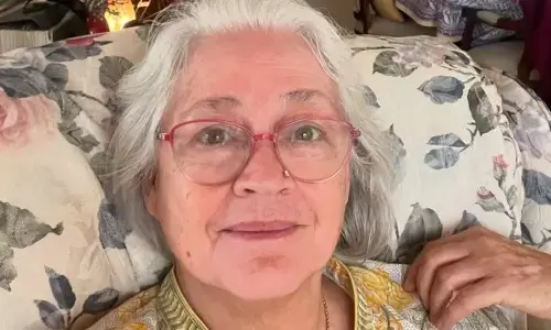 स्टेज 4 कैंसर से जंग लड़ रहीं नफीसा अली, सोशल मीडिया पर साझा किया भावुक संदेश।