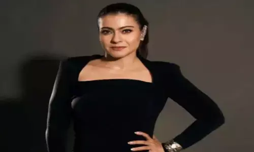 एक्ट्रेस काजोल का स्टाइलिश लुक