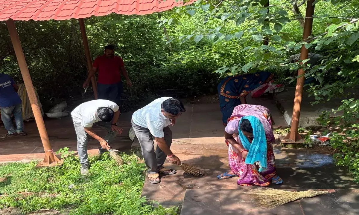 सेवा पखवाड़ा : पीएम मोदी के जन्मदिवस पर अरुण सार्वा के नेतृत्व में श्रृंगी ऋषि पर्वत पर चलाया गया विशेष स्वच्छता अभियान