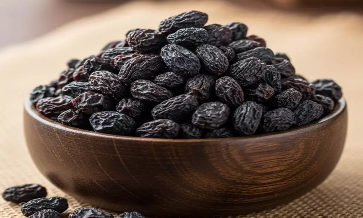 black raisins health benefits