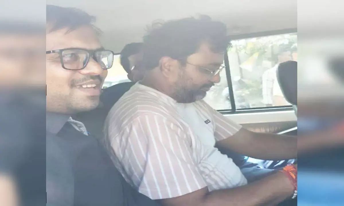 पुलिस की हिरासत में आरोपी