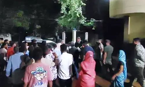 लोगों ने रुद्री थाने का किया घेराव