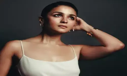 एक्ट्रेस आलिया भट्ट का ग्लैमरस लुक