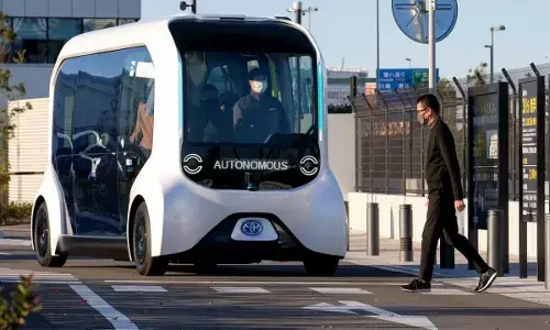 बिना ड्राइवर वाली इस कार में 17 लोग कर पाएंगे सफर, फुल चार्ज पर इतने KM दौड़ेगी