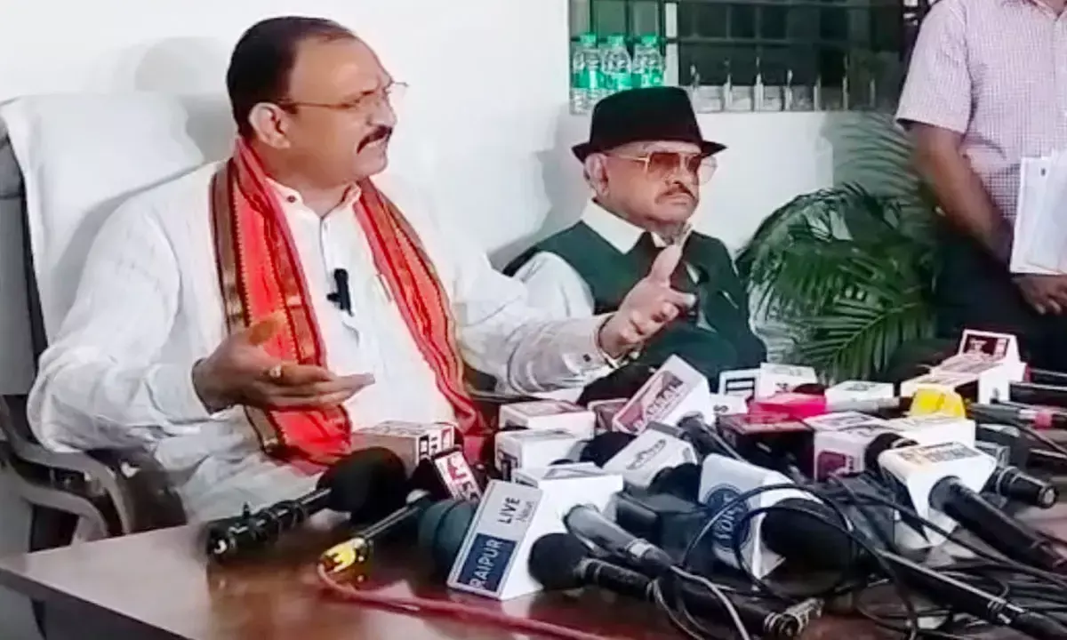 स्वास्थ्य मंत्री श्याम बिहारी जायसवाल