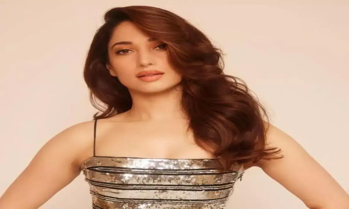 एक्ट्रेस तमन्ना भाटिया का मैक्सी ड्रेस लुक