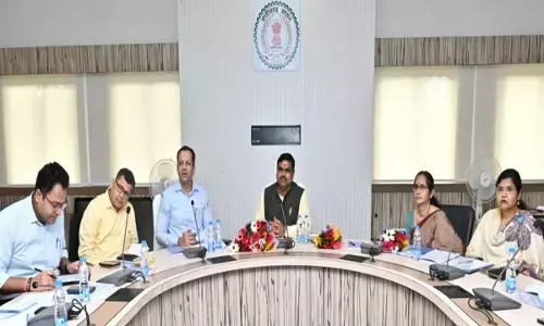 गणवेश वितरण में अनियमितता :  रामानुजगंज-बलरामपुर डीईओ निलंबित