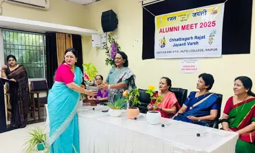 दूधाधारी बजरंग महिला महाविद्यालय में एलुमनी मीट