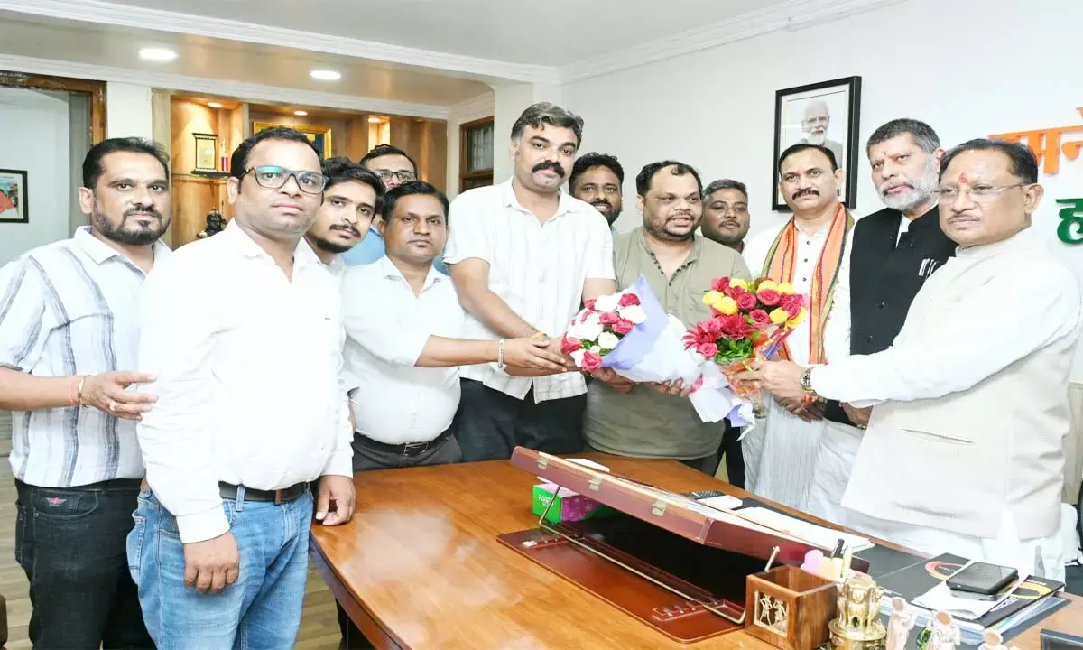 NHM की हड़ताल खत्म : बर्खास्तगी के अल्टीमेटम के बाद छोड़ी महीने भर की जिद्द