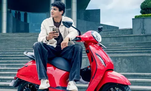 देखते ही देखते 5 लाख से ज्यादा ग्राहकों ने खरीद लिया ये इलेक्ट्रिक स्कूटर, 69 महीने में बनाया माइलस्टोन