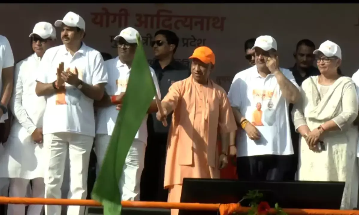 फिट इंडिया और नशा मुक्ति का संदेश लेकर लखनऊ में दौड़ी युवाओं की फौज, सीएम योगी ने दिखाई हरी झंडी