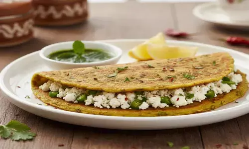 how to make paneer moong cheela