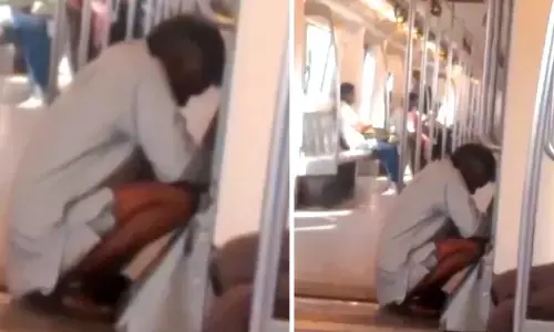 Delhi Metro Viral Video