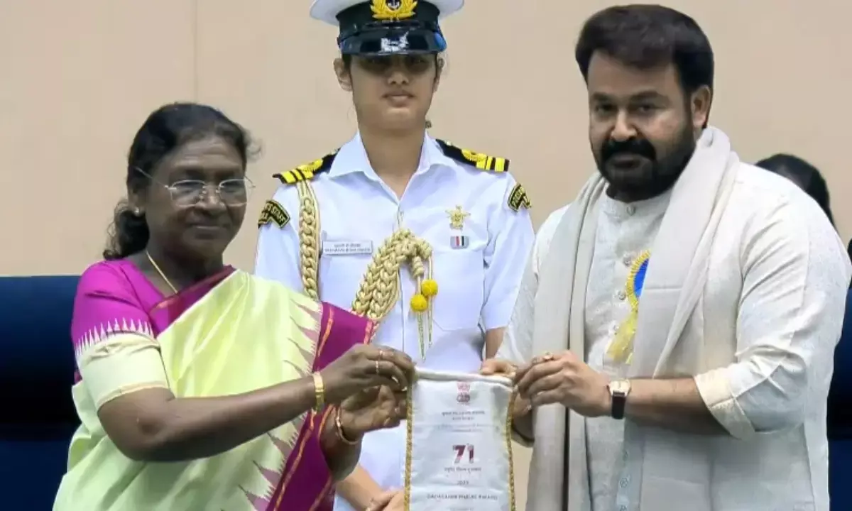 मोहनलाल को दादा साहब फाल्के पुरस्कार का सम्मान मिला।