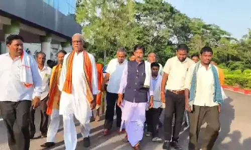 कामठी में शांति की पहल : MLA भावना बोहरा की पहल पर कलेक्ट्रेट में ग्रामीणों और अफसरों के बीच कई मुद्दों पर चर्चा