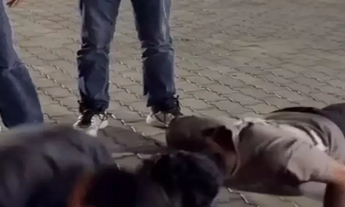 हाईवे पर स्टंट