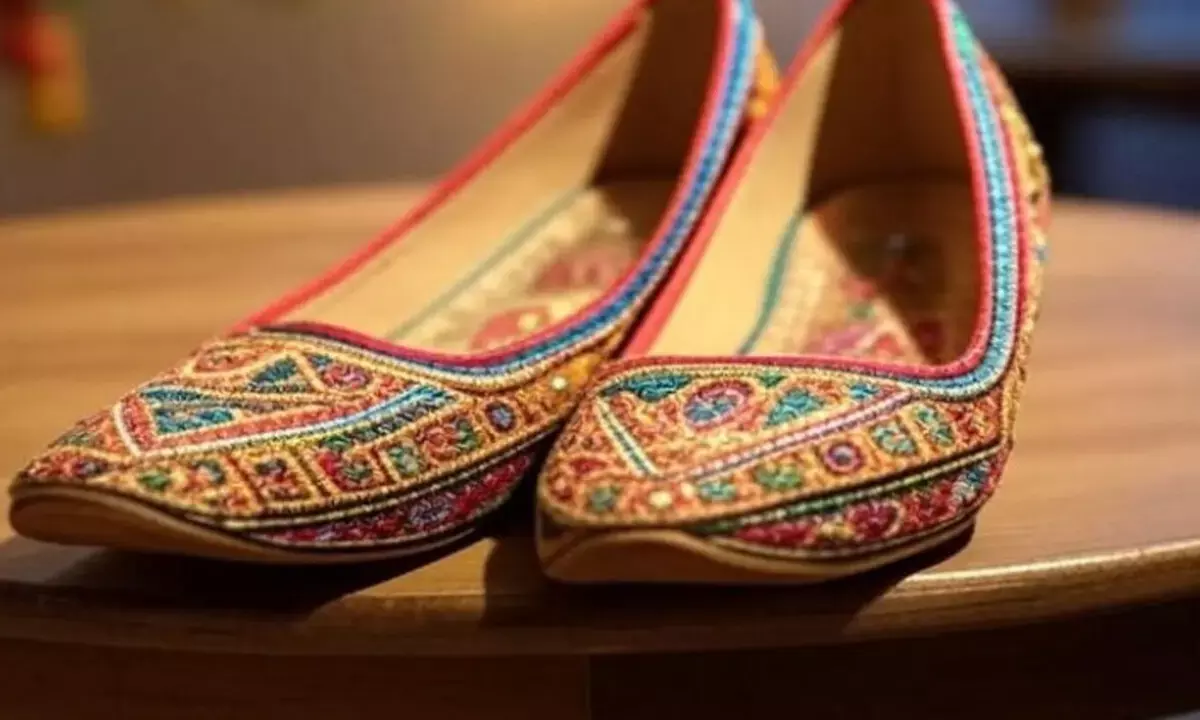 गरबा नाइट के लिए जूतियां