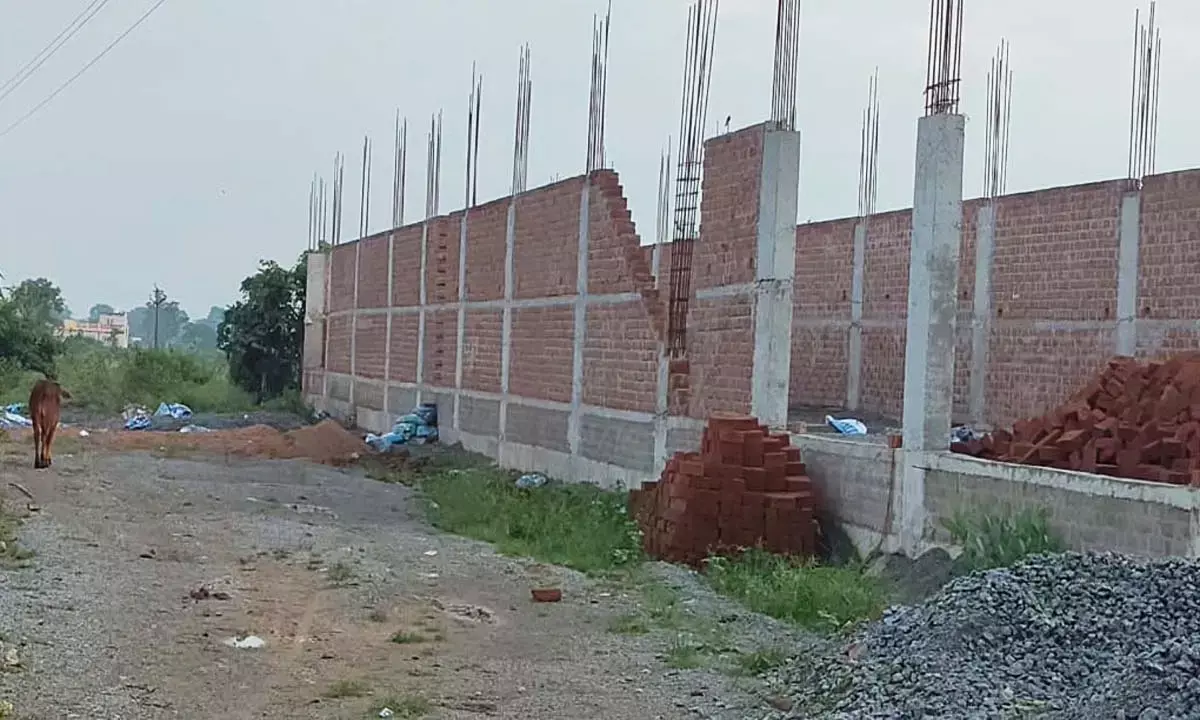 भू-माफ़ियाओं का खेल उजागर