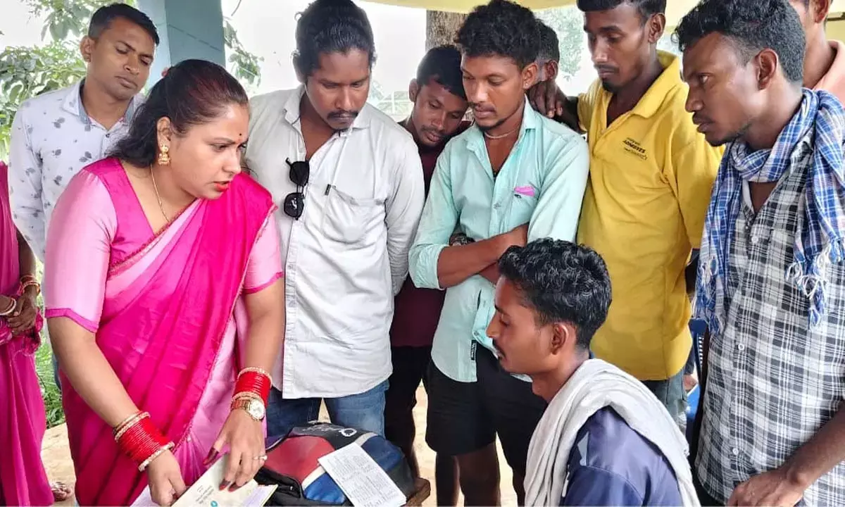 धुर नक्सल प्रभावित डब्बाकोंटा में जनसमस्या निवारण शिविर