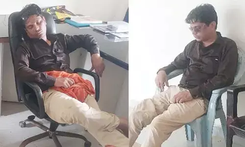 नशे में धुत्त होकर दफ्तर पहुंचा ADO