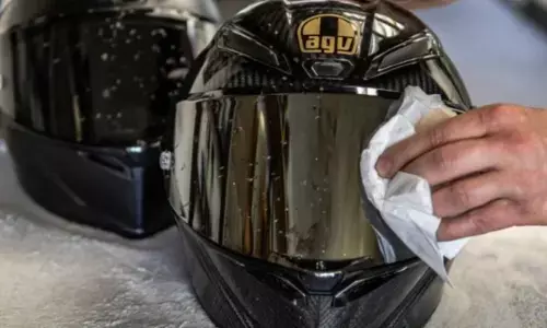 helmet cleaning tips for removing bad odor know details