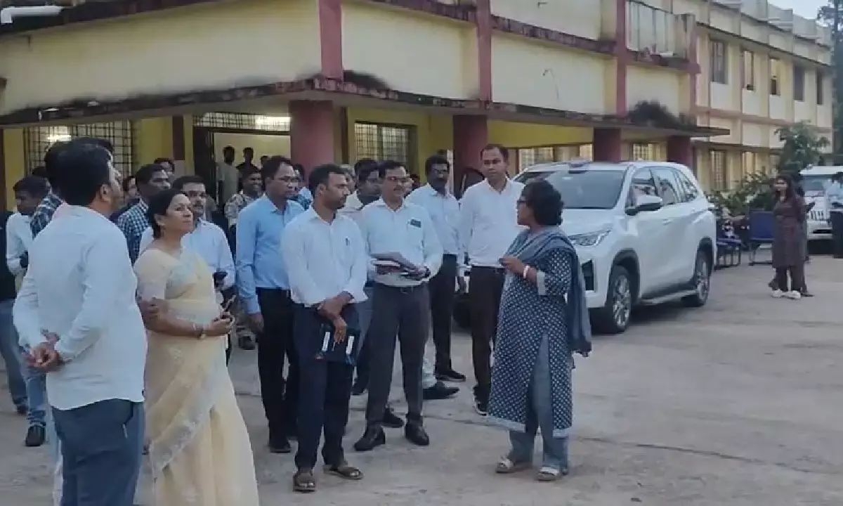 कलेक्टर ने किया निरीक्षण, बोले- जांच रिपोर्ट आने के पश्चात होगी कार्यवाही