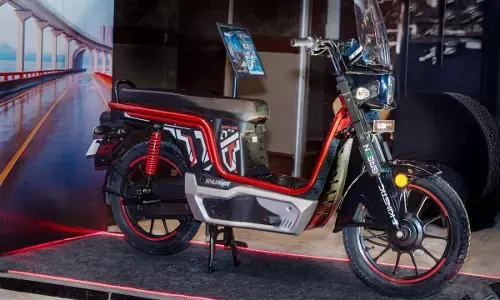लूना की इलेक्ट्रिक मोटरसाइकिल लॉन्च, सिंगल चार्ज पर 140Km रेंज; जानिए फीचर्स और कीमत