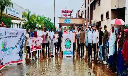 जिला अस्पताल में जनप्रतिनिधियों, अधिकारियों और नागरिकों ने किया सामूहिक श्रमदान जिला अस्पताल में जनप्रतिनिधियों, अधिकारियों और नागरिकों ने किया सामूहिक श्रमदान