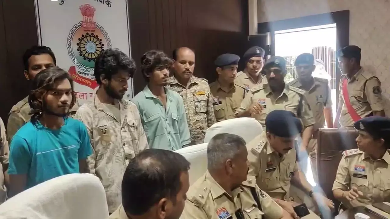 आरोपियों को पुलिस ने किया गिरफ्तार आरोपियों को पुलिस ने किया गिरफ्तार