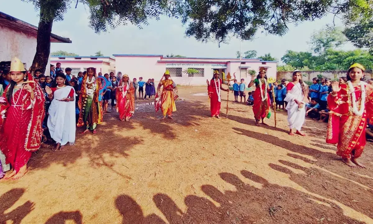 बच्चों ने मां दुर्गा के नौ रूपों का कराया दर्शन : भक्तिमय हुआ रानो स्कूल, प्रस्तुति से छात्राओं ने मोहा मन