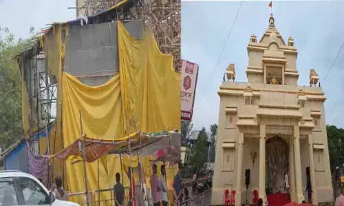 दुर्गा पंडाल में लगी आग : पीछे का हिस्सा जलकर खाक, प्रतिमा भी हुई खंडित