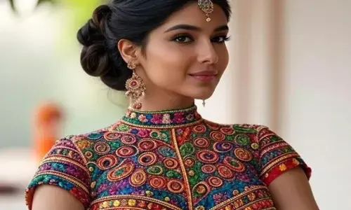 गरबा नाइट के लिए खूबसूरत ब्लाउज गरबा नाइट के लिए खूबसूरत ब्लाउज