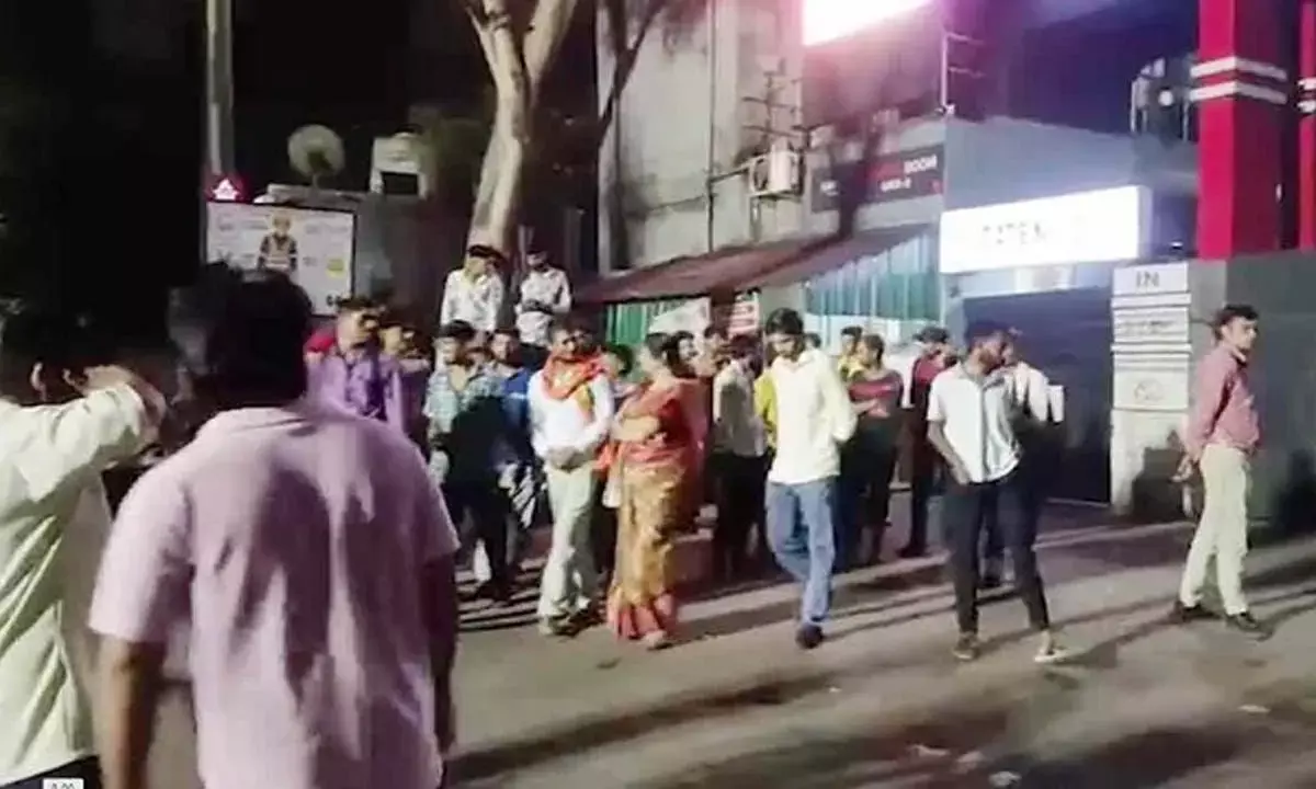 इस्पात कारखाने में हादसा : 6 मजदूरों की मौत,  घायलों को दीवाल तोड़कर निकाला