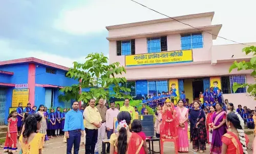 नवरात्रि और दशहरे पर आयोजन : स्कूली छात्र- छात्राओं ने गरबा और राम-रावण संवाद से बांधा समां