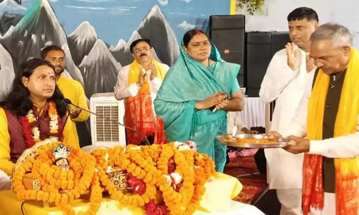 योग सेवा आयोग अध्यक्ष पहुंचे खरोरा