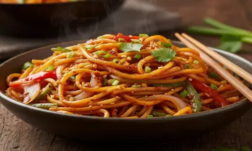 how to make Chilli Garlic Noodles at home