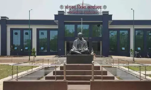 DEO ने जांच के बाद शिक्षक को किया निलंबित, पत्नी के ट्रांसफर को लेकर हुआ था विवाद DEO ने जांच के बाद शिक्षक को किया निलंबित, पत्नी के ट्रांसफर को लेकर हुआ था विवाद